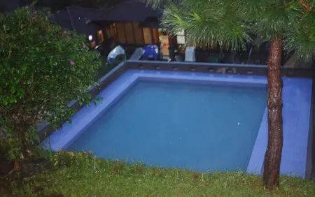 Villa Marindu and Glamping Отели рядом с достопримечательностью «Kiara Pool Ciater Spa Resort»