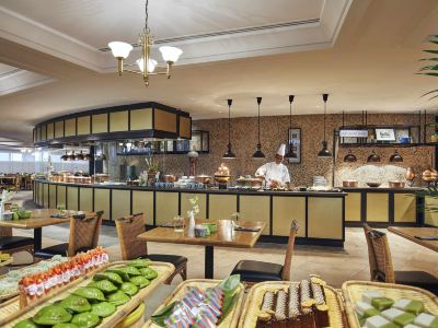 レストラン スイソテル ザ スタンフォードの写真