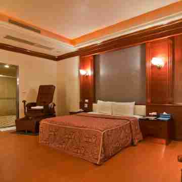 Blue Sky Motel Rooms