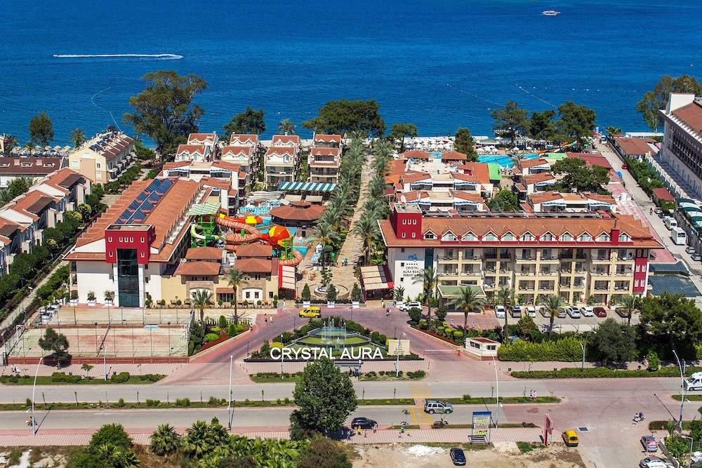 Crystal Aura Beach Resort & Spa – All Inclusive