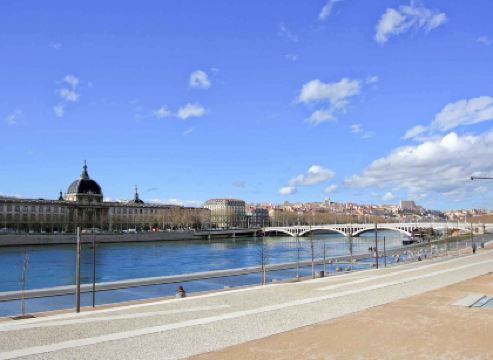 Hotels Near Le Chat Perche In Lyon 21 Hotels Trip Com