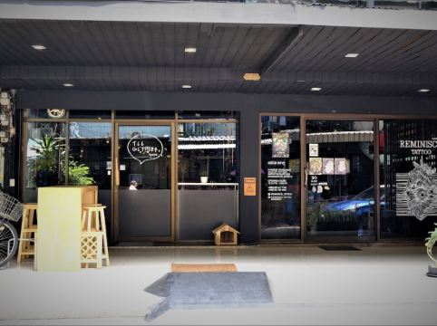 ทีเก็ตเธอร์ โฮสเทล