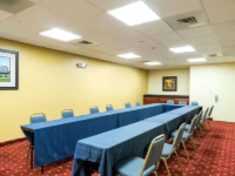 メインステイ スイーツ ドーバー ドーバーのホテル