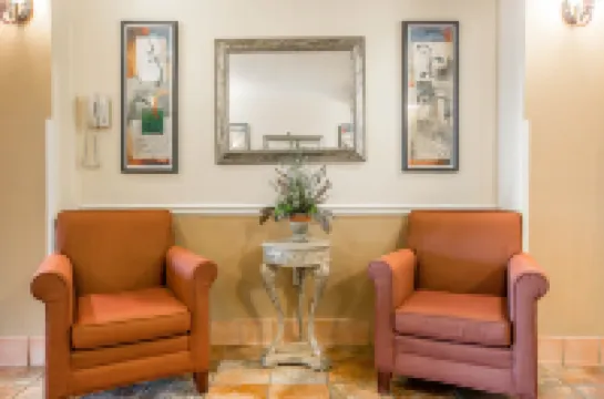 Comfort Inn & Suites Visalia - Sequoia