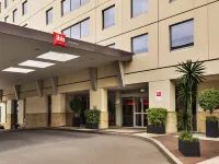 Ibis Sydney Darling Harbour Hotels near Pyrmont Bridge