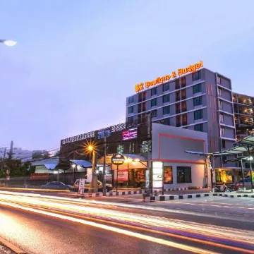 B2 Phuket Boutique & Budget Hotel Отели рядом с достопримечательностью «Автобусный вокзал Phuket – Терминал 2»