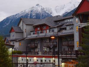 Lodges at Canmore