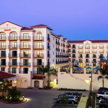 Courtyard by Marriott Anaheim Theme Park Entrance