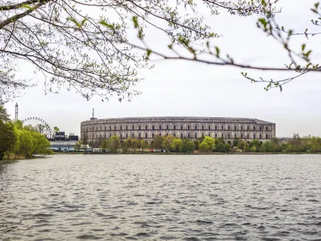 Congress Hotel Mercure Nürnberg an der Messe Hotels in der Nähe von von VR Bank Nürnberg - Geldautomat Bäckerei Woitinek