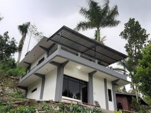 Cahaya Bukit Cemara