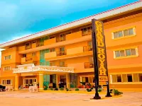 Grand Hoyah Hotel Hôtels à proximité de : Ocean Adventure