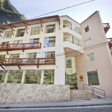 Tierra Viva Machu Picchu Hotel Отели в г. Агуас-Кальентес