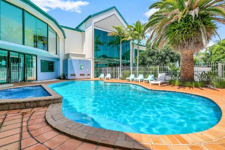 Comfort Hotel Pacific Cleveland Отели в г. Стредброук Айленд