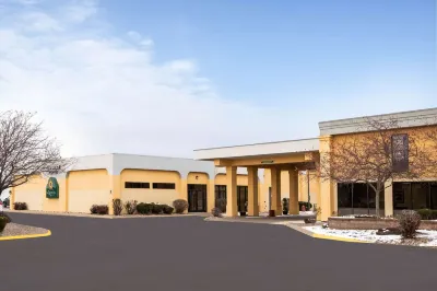 La Quinta Inn by Wyndham Davenport & Conference Center Hotels near Walnut Center