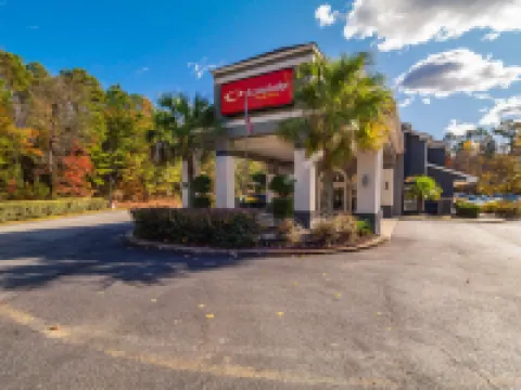Econo Lodge Inn & Suites Cayce I-26 Airport Hotels in Cayce
