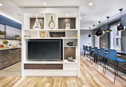 3. 히페리온 호텔 ..