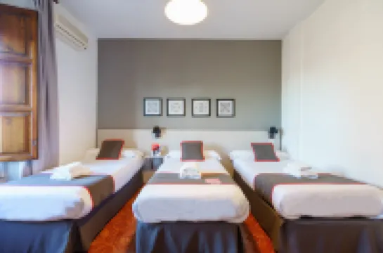 La Perla Granada Suites