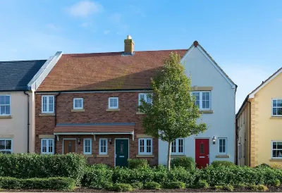 Puffin Cottage Hotels near The Crescent