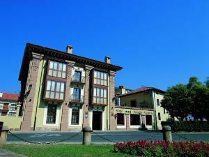 PALACIO AZCÁRATE HOTEL APARTAMENTOS RESTAURANTE CAFETERÍA BODAS