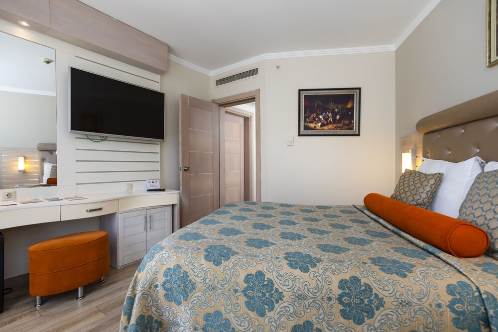 Orange County Kemer - Adult Only