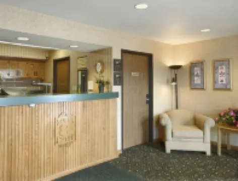 Super 8 by Wyndham Zanesville