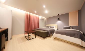 Dinos Hotel - Housity