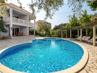 Tomislav 1 - Pools
