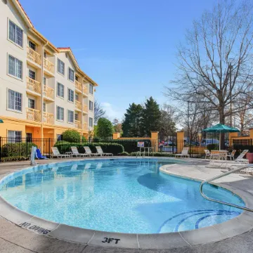 La Quinta Inn & Suites by Wyndham Raleigh Durham Airport