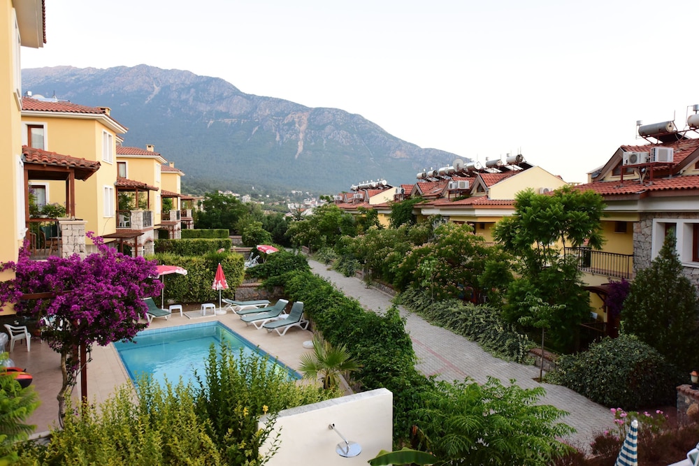 Perdikia Hill Hotel and Villas