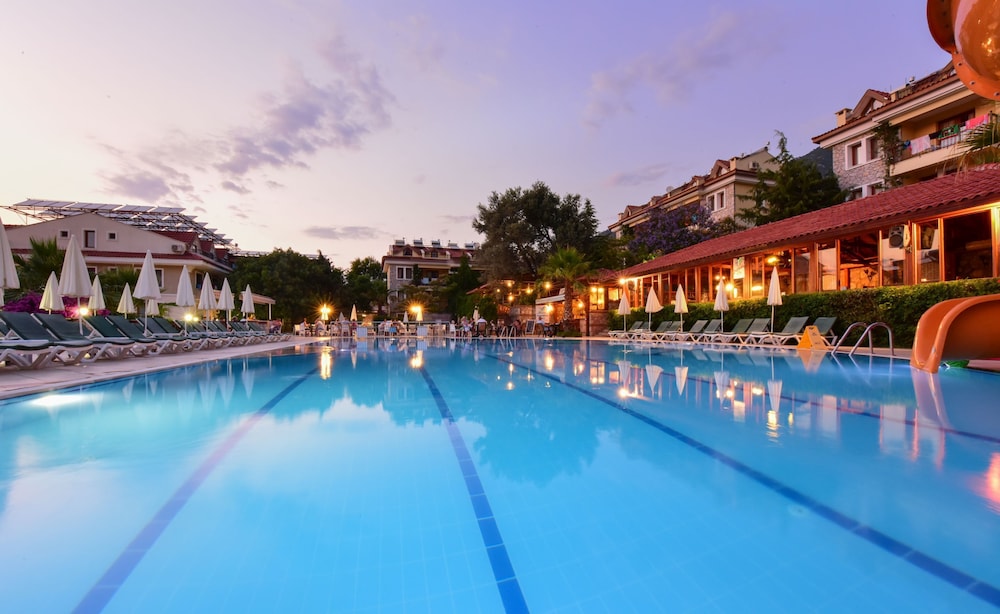 Perdikia Hill Hotel and Villas