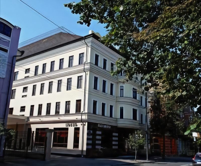 1. 레이몬드 호텔..