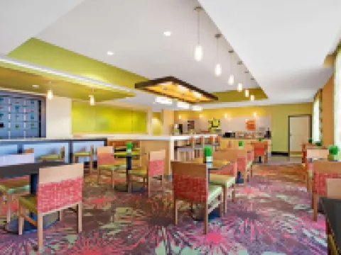 La Quinta Inn & Suites by Wyndham Pecos Hotels in Pecos