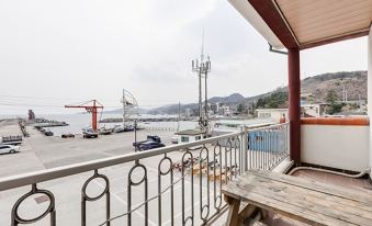 Gyeongju Yeoneo Fishing Village Pension