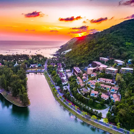 SUNSURI PHUKET, Nai Harn Beach Отели рядом с достопримечательностью «Мыс Промхтеп»