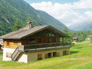 Chalet Chalet Ibex by Interhome