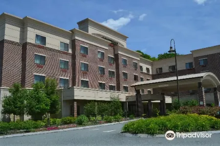 Courtyard Hanover Lebanon