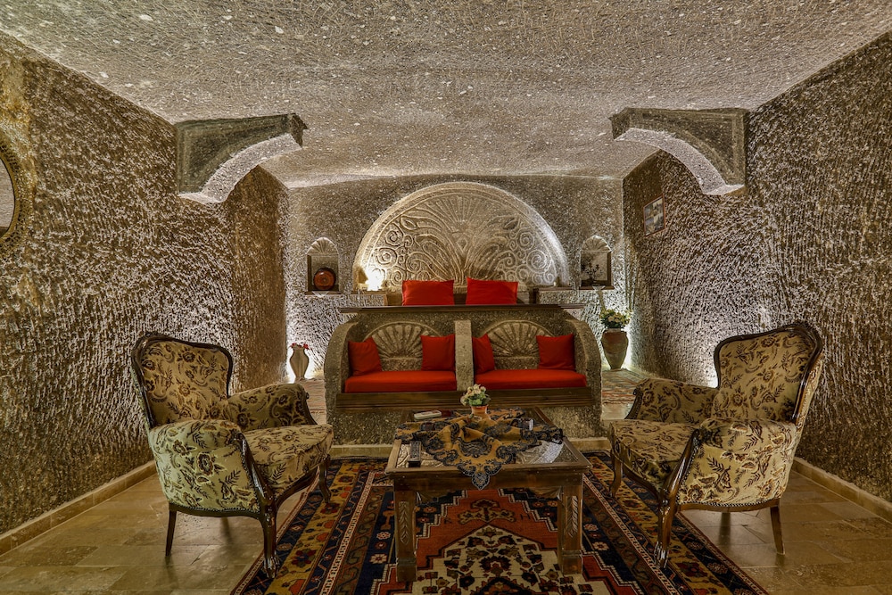 Hidden Cave Hotel