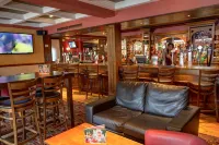 Weathervane Hotel by Greene King Inns - bar