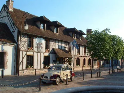 Auberge du Cheval Blanc Hotels in Salbris