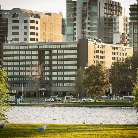 Pullman Melbourne Albert Park Отели рядом с достопримечательностью «Прахран»