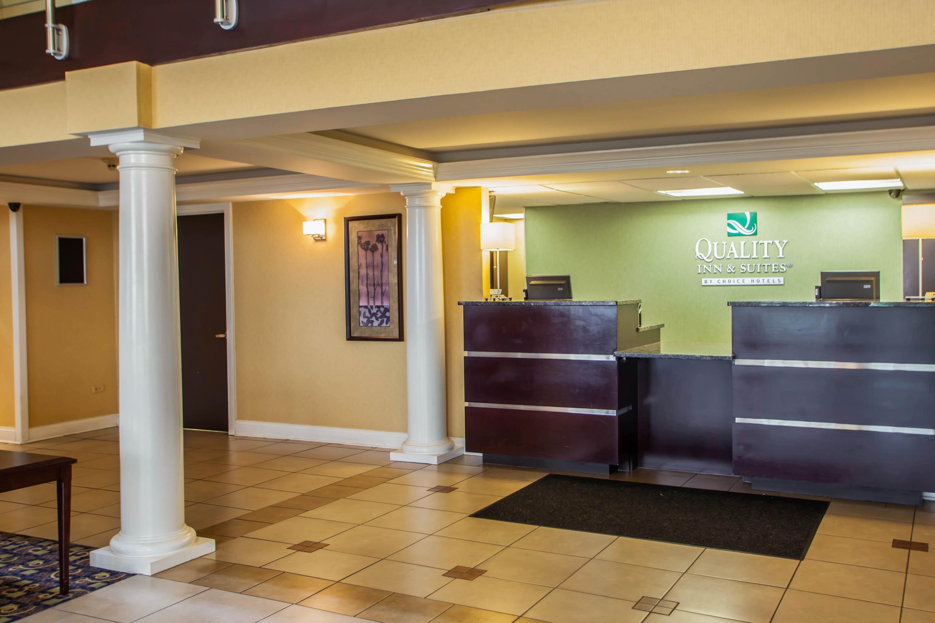 Quality Inn and Suites St Charles - West Chicago