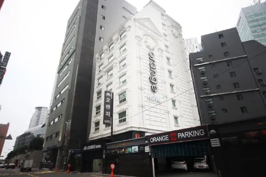 Orange Hotel