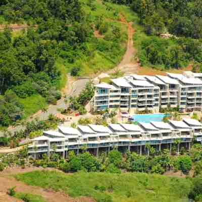 Azure Sea Airlie Beach Resort Hotel Exterior