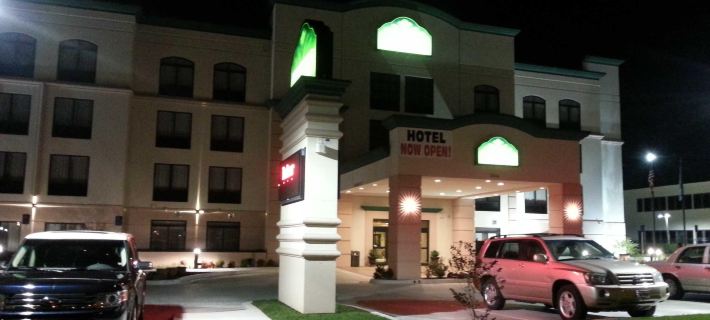 La Quinta Inn & Suites by Wyndham Tulsa Midtown Hotels in Tulsa