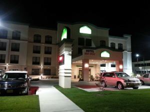 La Quinta Inn & Suites by Wyndham Tulsa Midtown