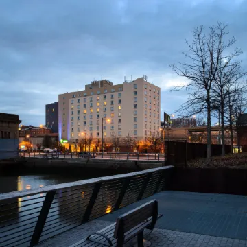 Holiday Inn Express PHILADELPHIA - PENNS LANDING by IHG Отели рядом с достопримечательностью «Франклин Корт»