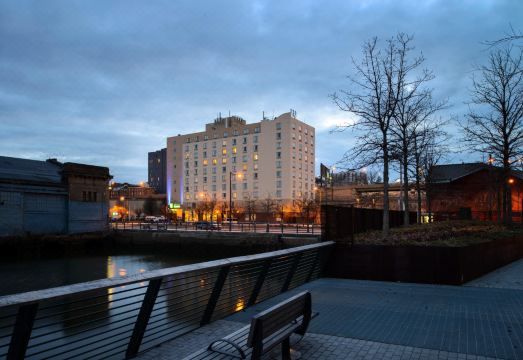 Holiday Inn Express PHILADELPHIA - PENNS LANDING by IHG