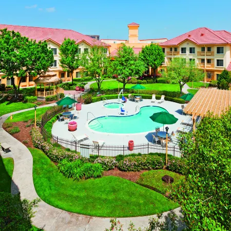 La Quinta Inn & Suites by Wyndham Dallas DFW Airport North