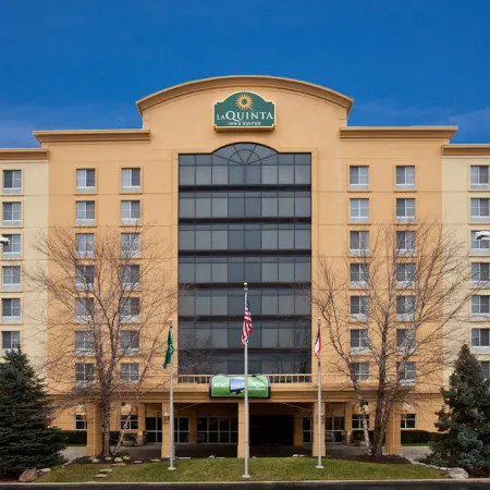 La Quinta Inn & Suites by Wyndham Cincinnati Sharonville