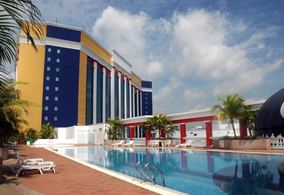 Berjaya Waterfront Hotel